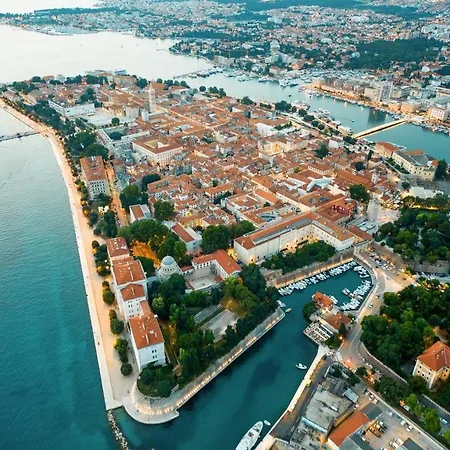 'one Tree' Apartment, Old Town Daire *